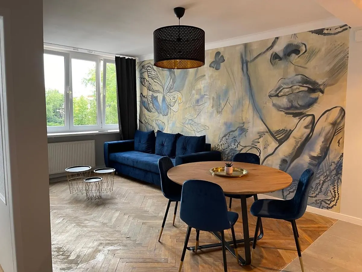 Nowogrodzka 78: Central Apartment with Smart TV near Lindleya Hospital Warsaw 0*,