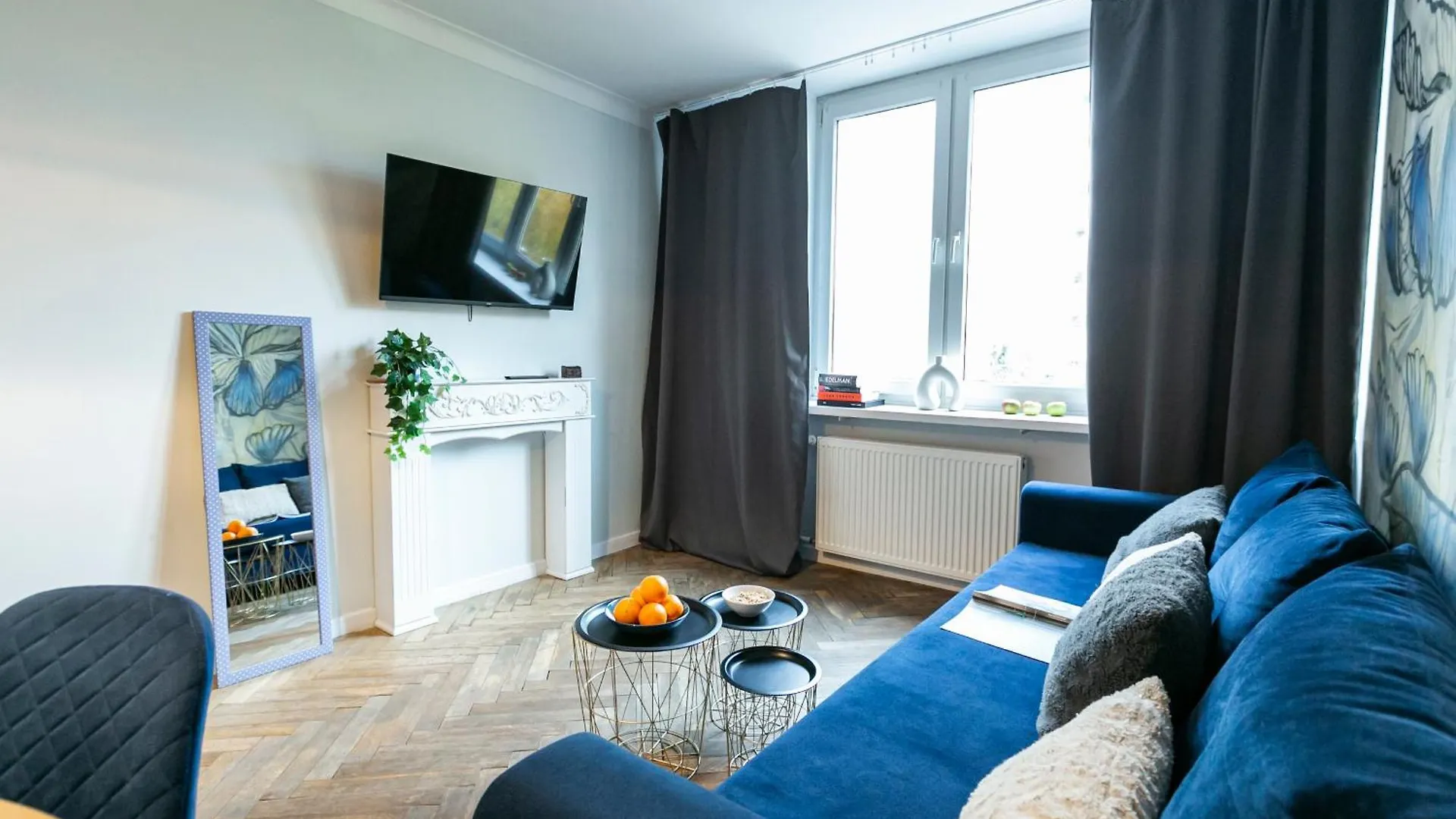 Nowogrodzka 78: Central Apartment with Smart TV near Lindleya Hospital Warsaw