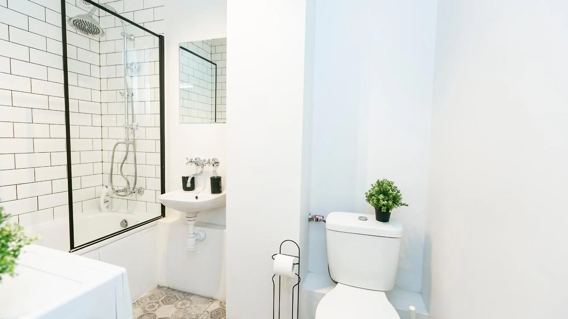 Nowogrodzka 78: Central Apartment with Smart TV near Lindleya Hospital Warsaw