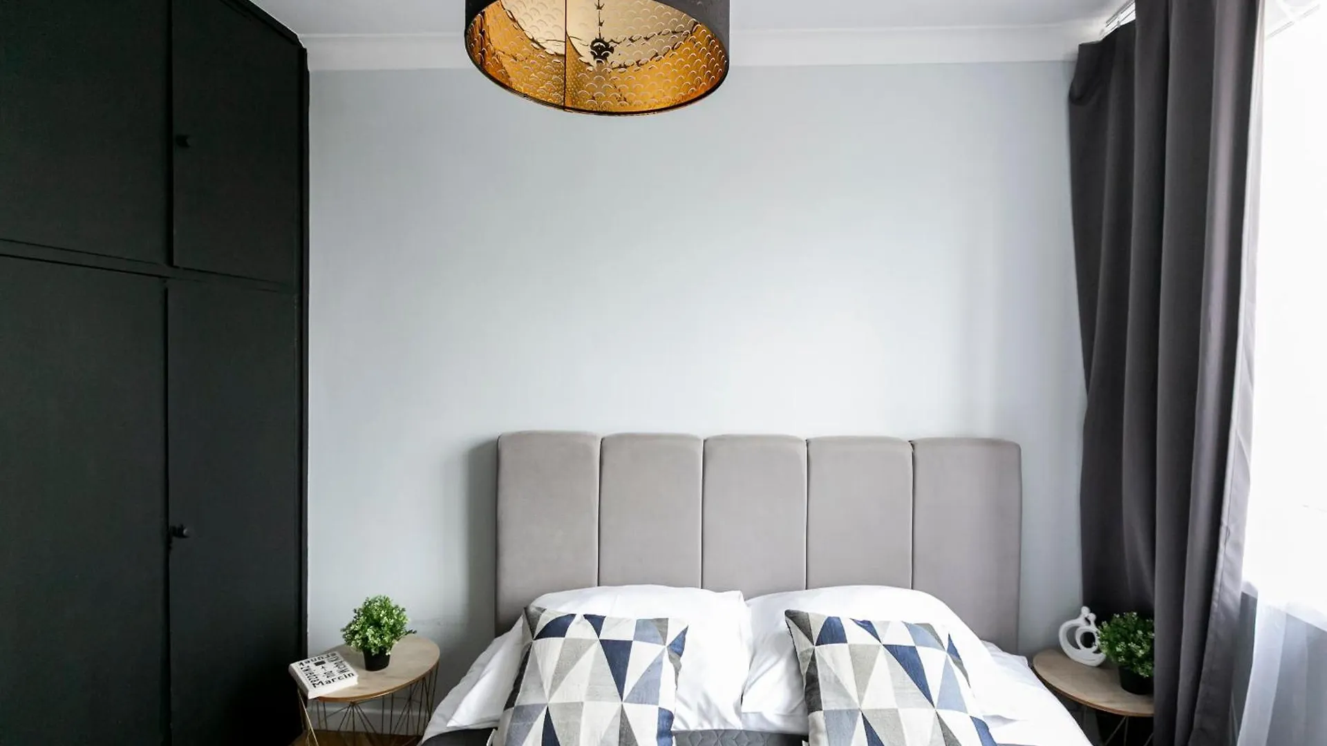 Nowogrodzka 78: Central Apartment with Smart TV near Lindleya Hospital Warsaw 0*,  Poland